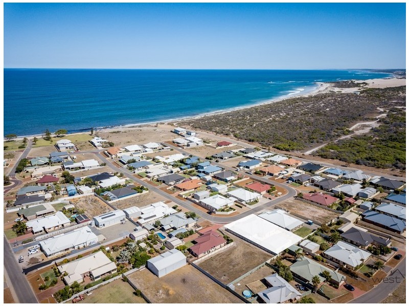 45 Wave Crest Circle, Drummond Cove WA 6532