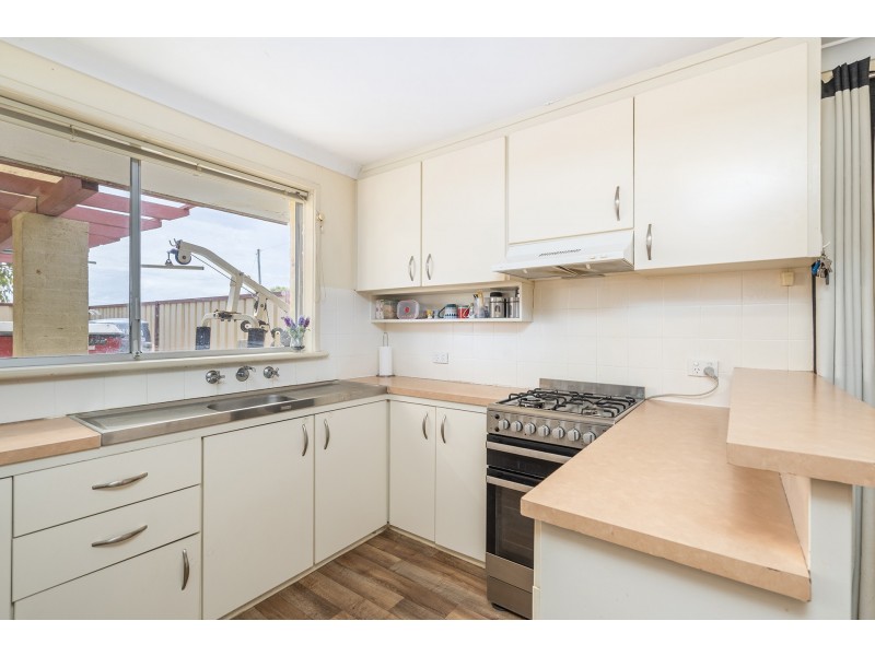 11 Melbourne Street, Waggrakine WA 6530