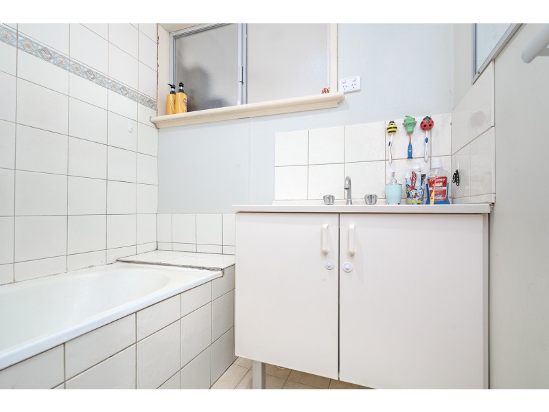 11 Melbourne Street, Waggrakine WA 6530