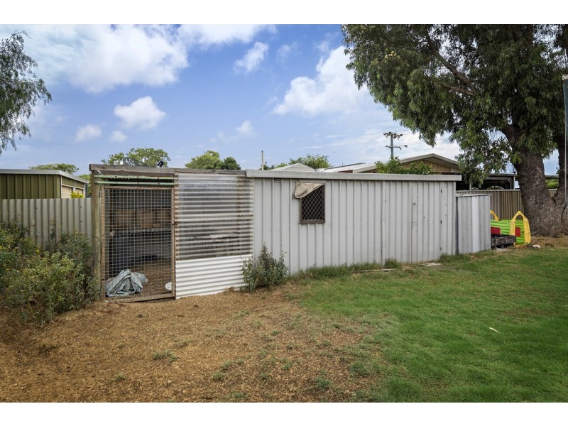 11 Melbourne Street, Waggrakine WA 6530