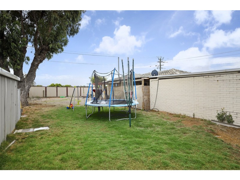 11 Melbourne Street, Waggrakine WA 6530