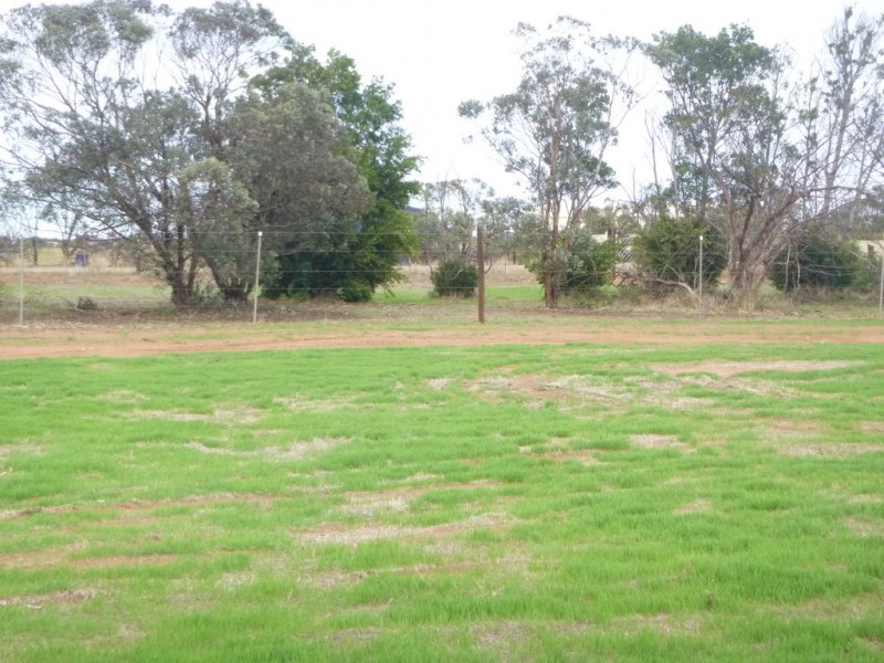 229 Eastlyn Drive, Deepdale WA 6532