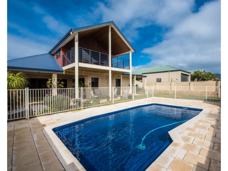 36 Columbus Boulevard, Wandina WA 6530