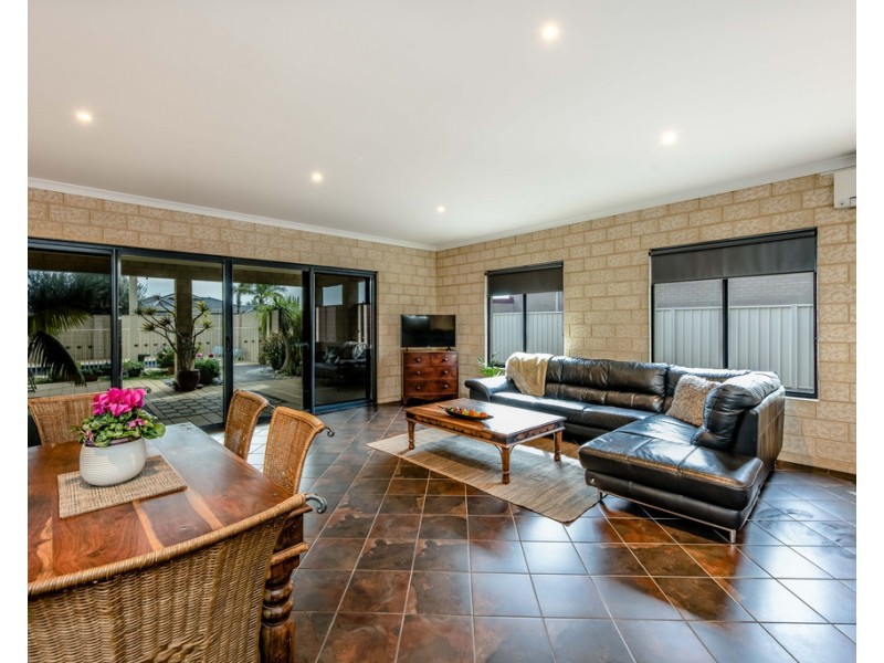 36 Columbus Boulevard, Wandina WA 6530