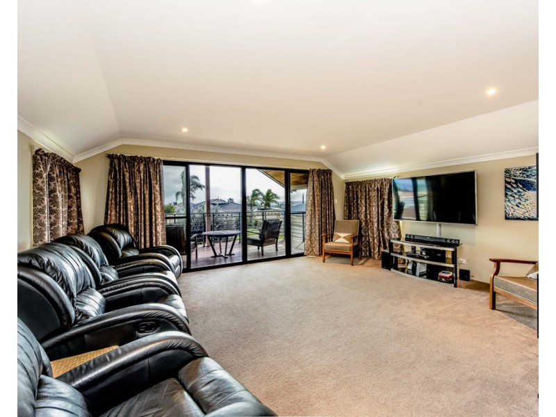 36 Columbus Boulevard, Wandina WA 6530