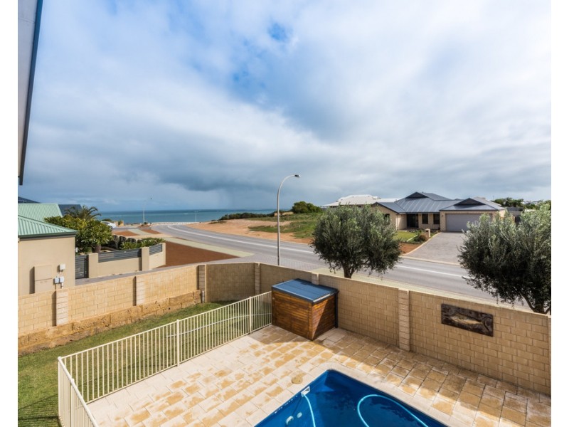 36 Columbus Boulevard, Wandina WA 6530