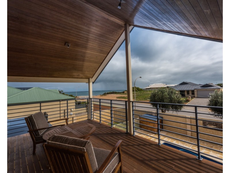 36 Columbus Boulevard, Wandina WA 6530