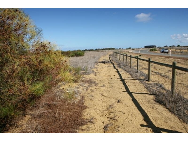 231 Parmelia Boulevard, White Peak WA 6532