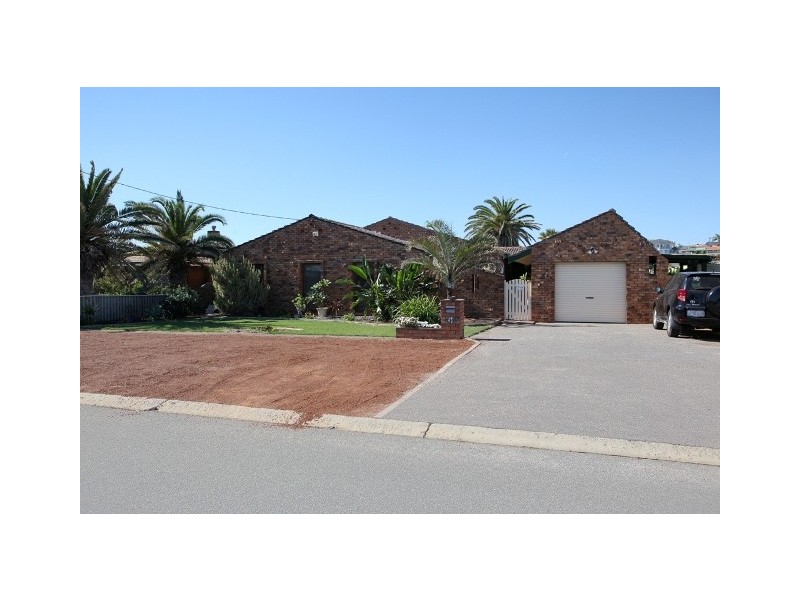 4 NIGEL CRESCENT, Tarcoola Beach WA 6530