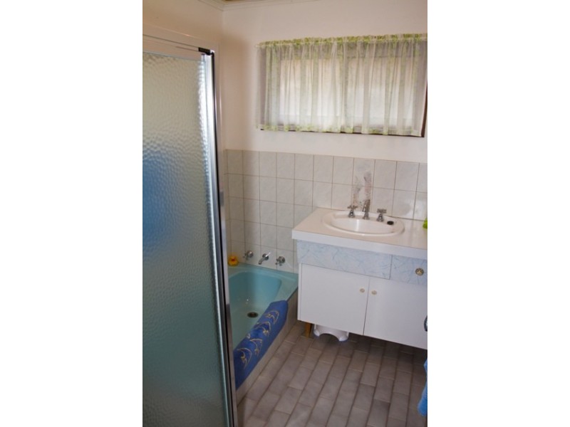 6 ROBINSON STREET, Spalding WA 6530