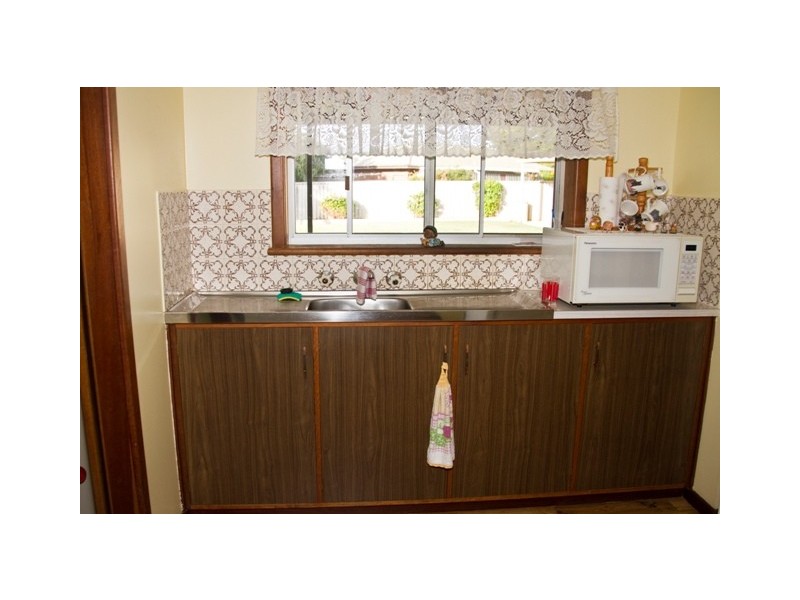 6 ROBINSON STREET, Spalding WA 6530