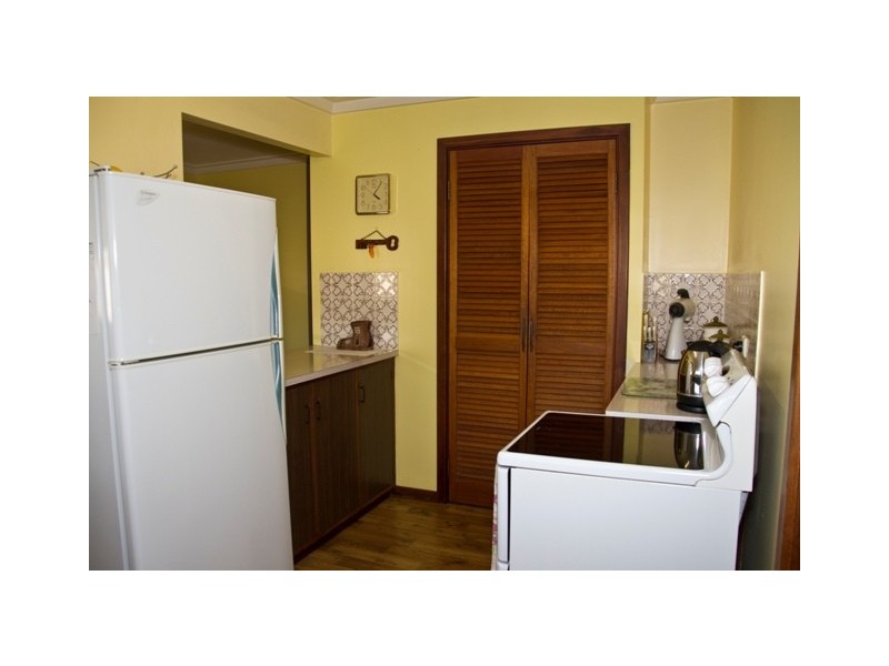 6 ROBINSON STREET, Spalding WA 6530