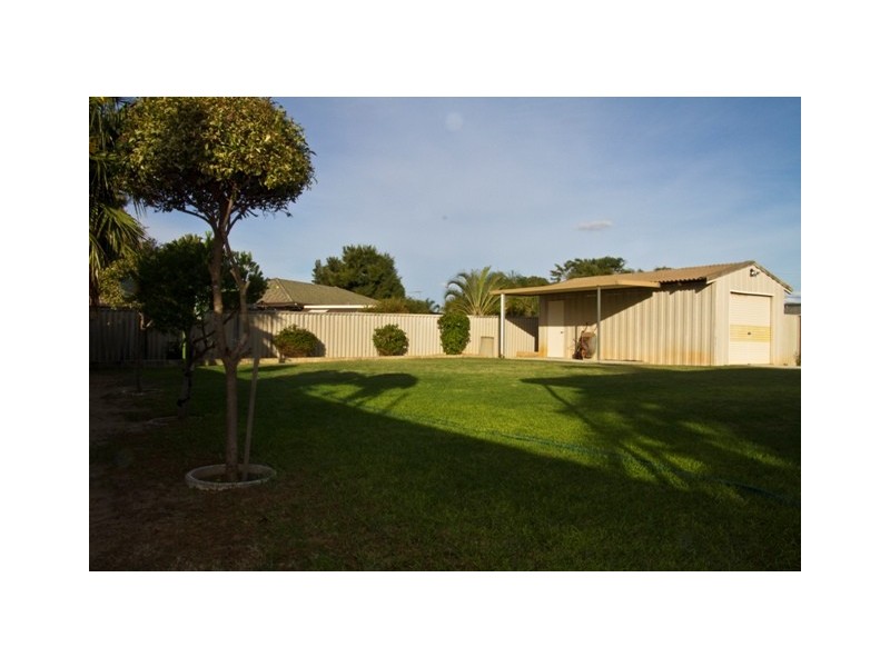 6 ROBINSON STREET, Spalding WA 6530