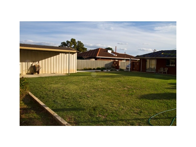 6 ROBINSON STREET, Spalding WA 6530