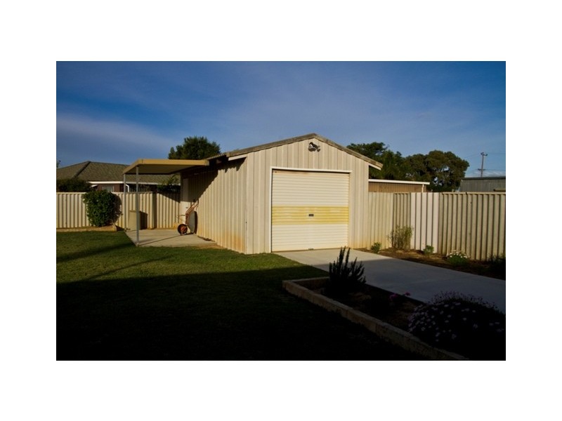 6 ROBINSON STREET, Spalding WA 6530