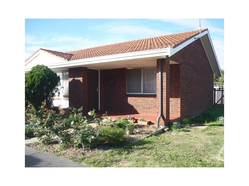 2/234 Place Road, Wonthella WA 6530