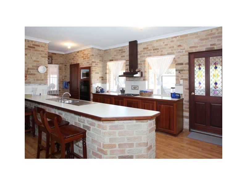 216 Cooper Street, Glenfield WA 6532