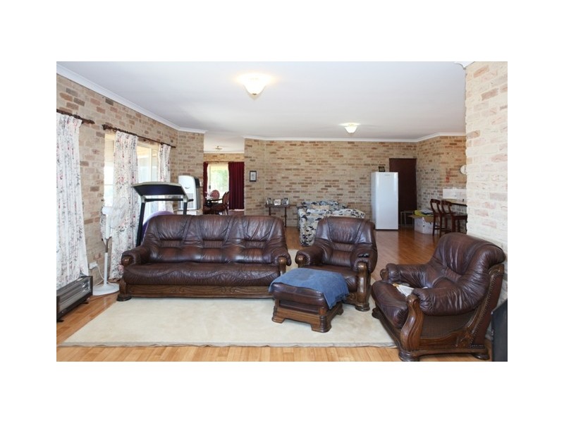 216 Cooper Street, Glenfield WA 6532