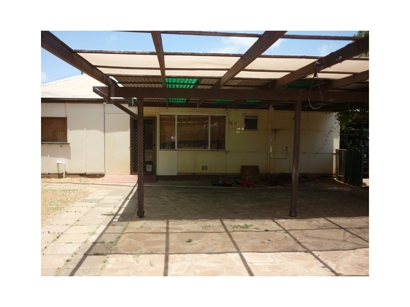 217 First Street, Wonthella WA 6530