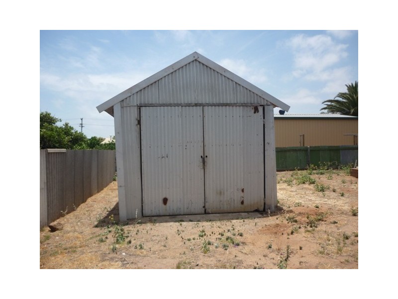 217 First Street, Wonthella WA 6530