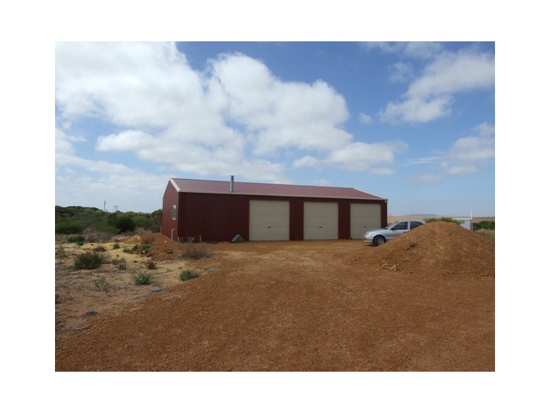 383 McCartney Road, Greenough WA 6532