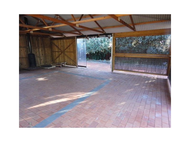 17 McAleer Drive, Mahomets Flats WA 6530