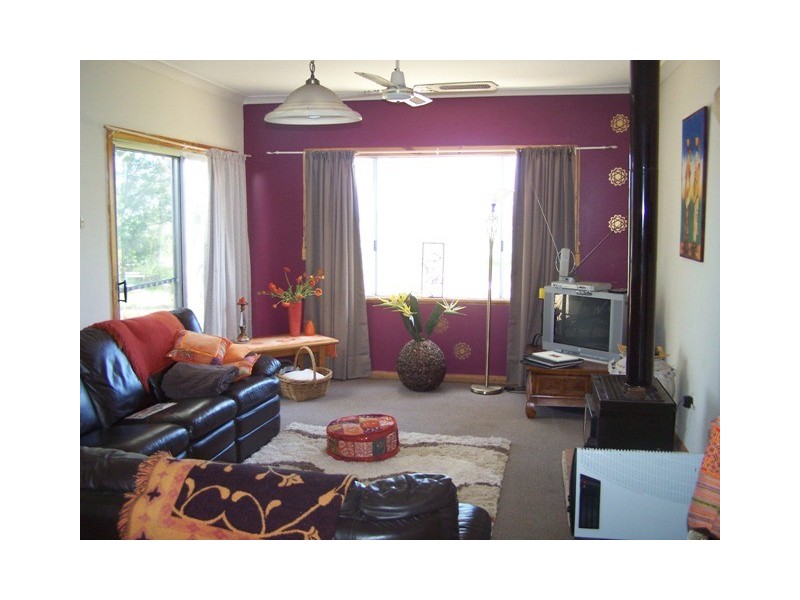 123 HALL ROAD, Waggrakine WA 6530