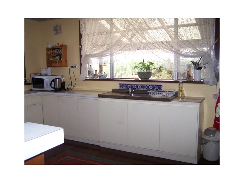 123 HALL ROAD, Waggrakine WA 6530