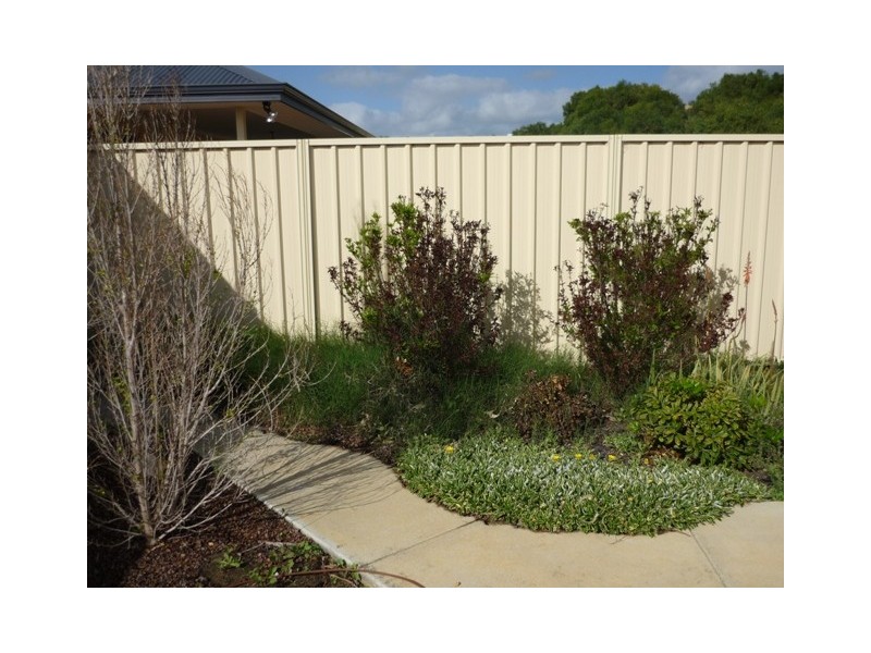 24 Stillwater Avenue, Drummond Cove WA 6532