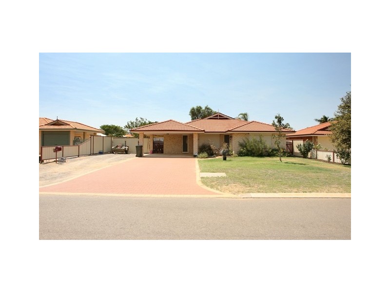 11 Weeloo Road, Waggrakine WA 6530