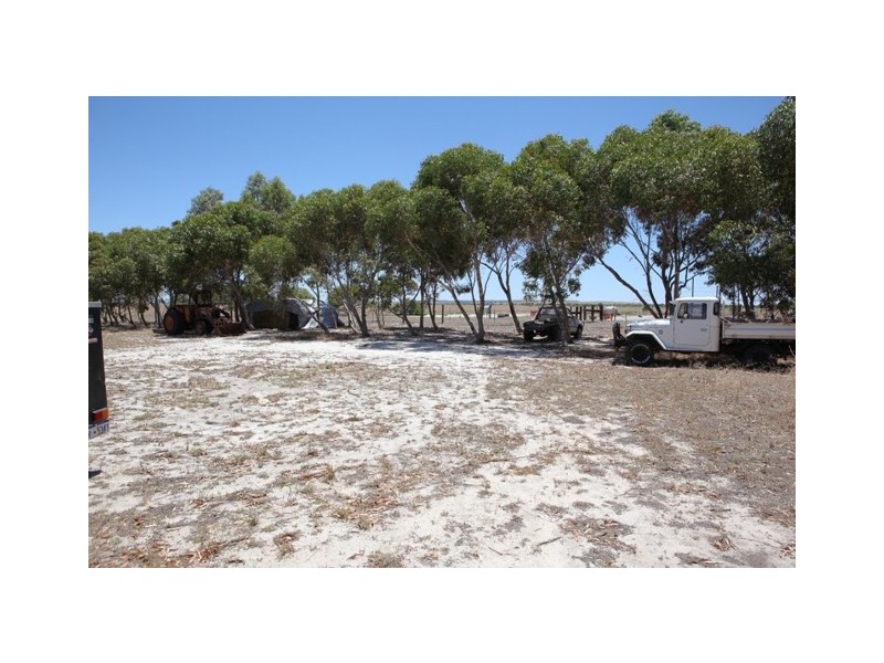 665 ALLANOOKA SPRINGS ROAD, Walkaway WA 6528