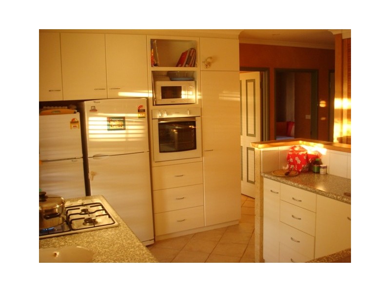 30 Roe Close, Mount Hill WA 6528