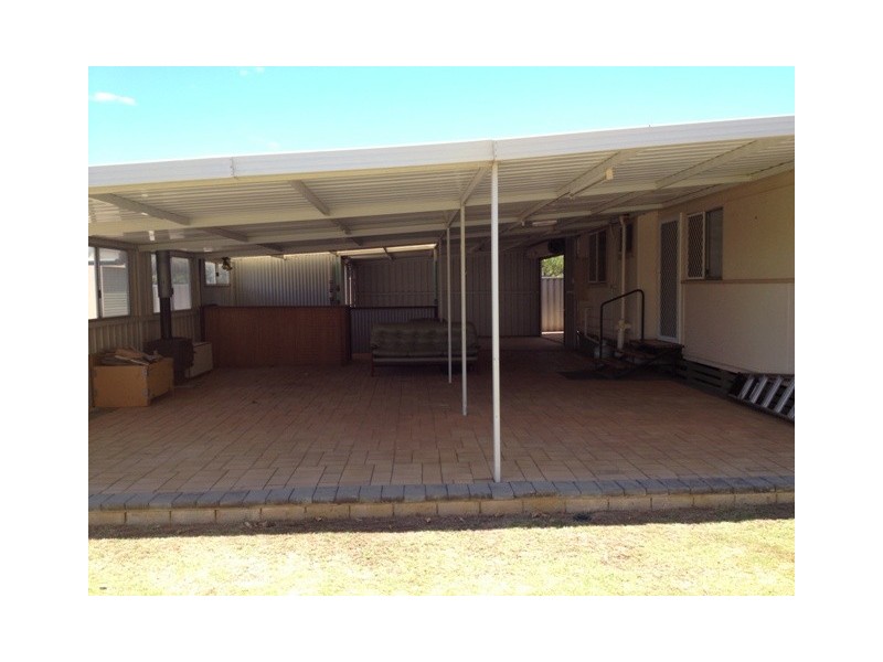 195 Shenton Street, Beachlands WA 6530