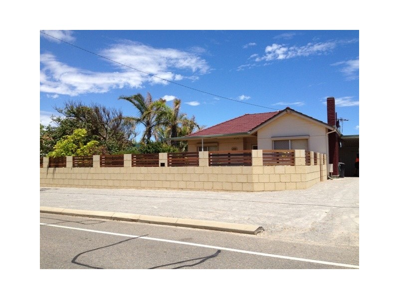 195 Shenton Street, Beachlands WA 6530