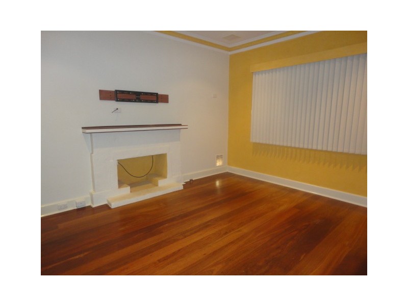 195 Shenton Street, Beachlands WA 6530