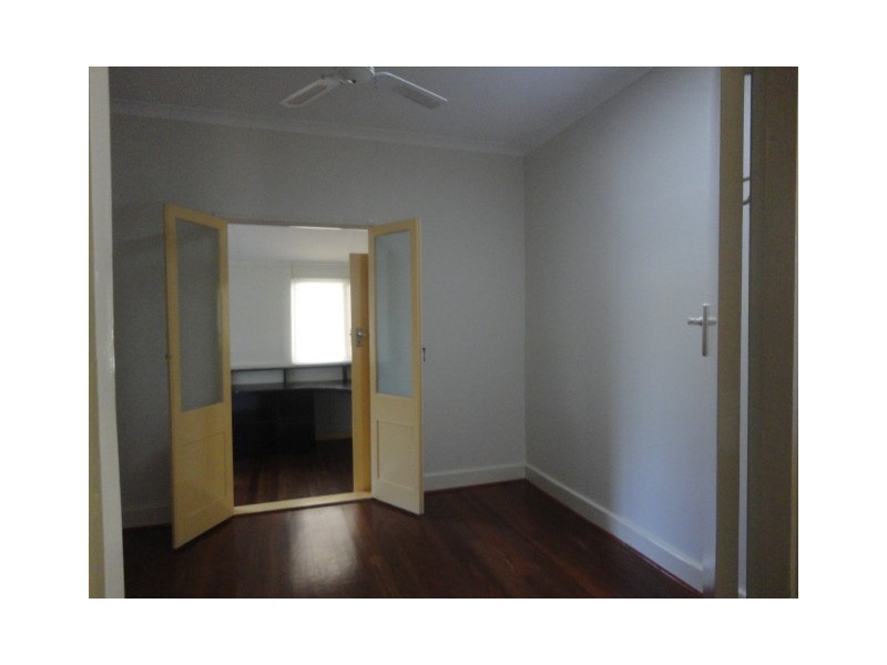 195 Shenton Street, Beachlands WA 6530