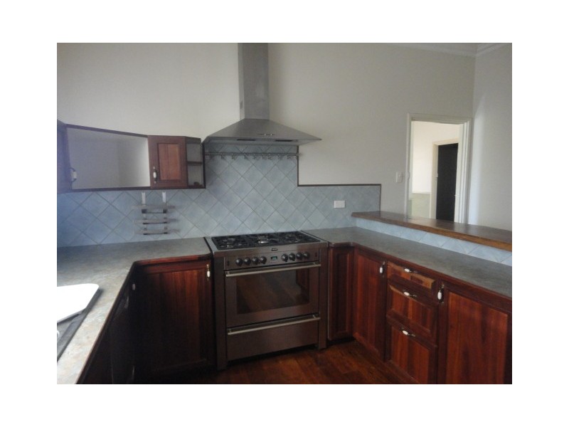 195 Shenton Street, Beachlands WA 6530