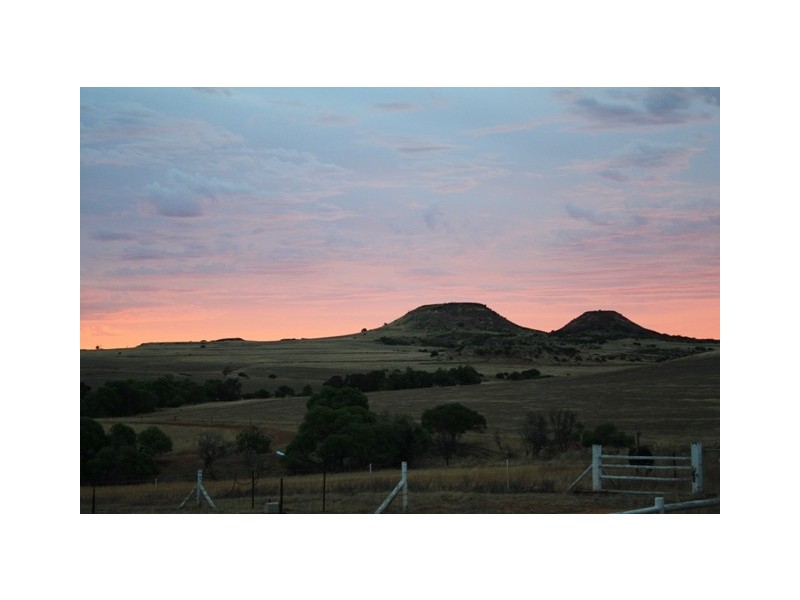 3 Isachar Road, Bowes WA 6535