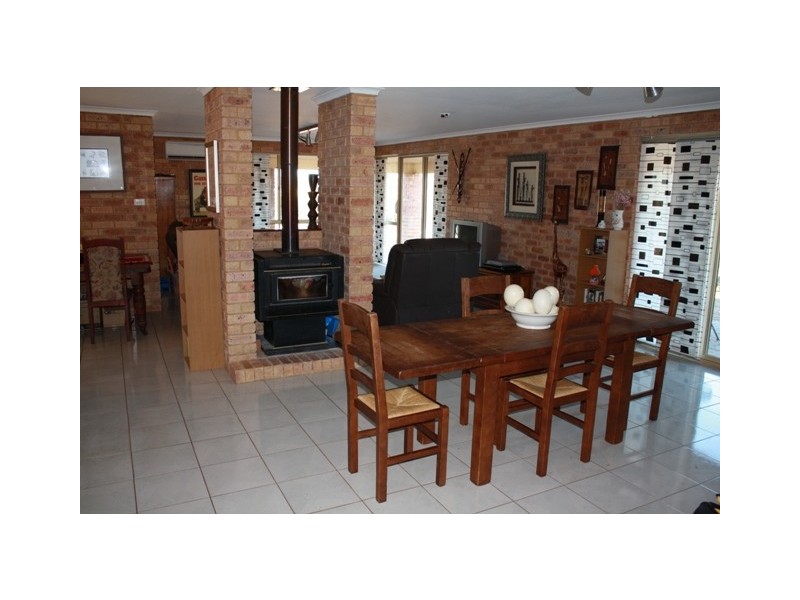 3 Isachar Road, Bowes WA 6535