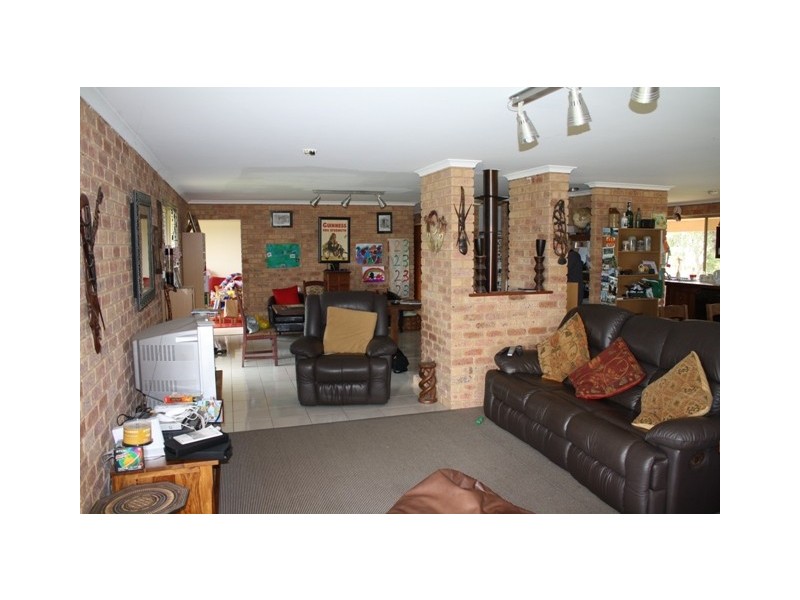 3 Isachar Road, Bowes WA 6535