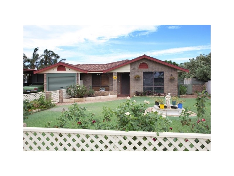 12 Mullian Way, Waggrakine WA 6530