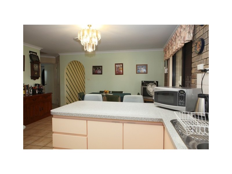 12 Mullian Way, Waggrakine WA 6530