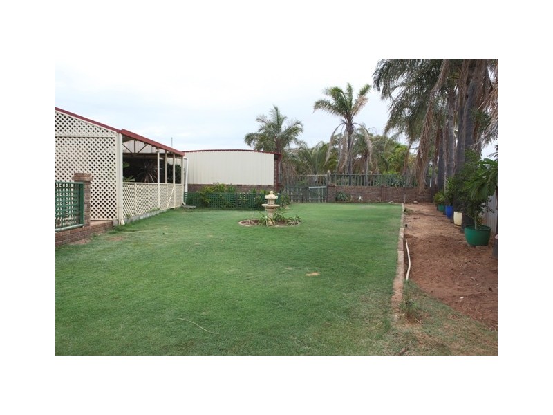 12 Mullian Way, Waggrakine WA 6530