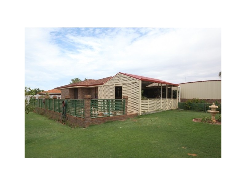 12 Mullian Way, Waggrakine WA 6530