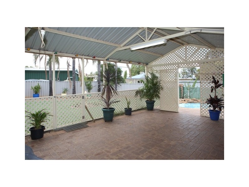 12 Mullian Way, Waggrakine WA 6530