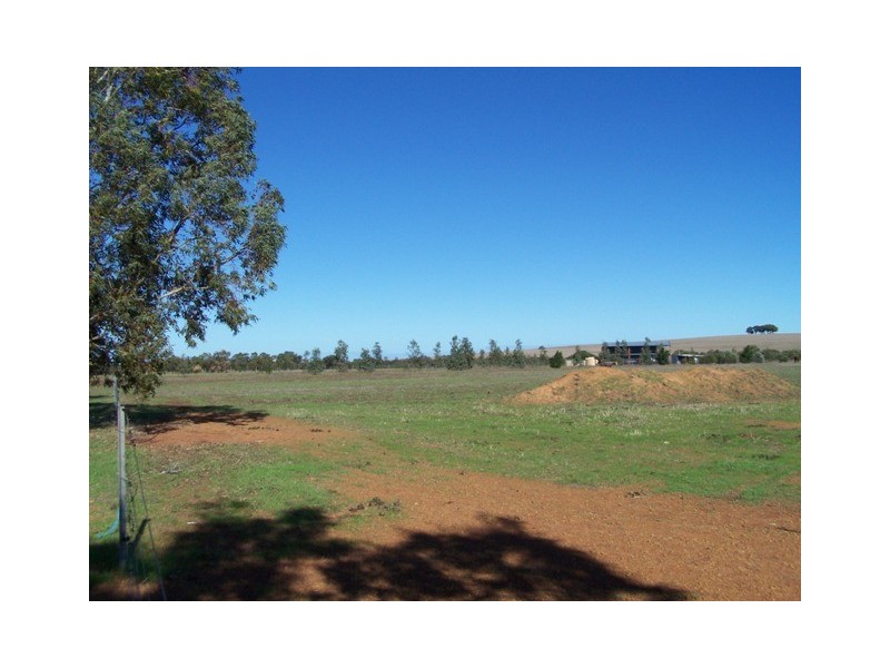 13 Hill River Way, Moonyoonooka WA 6532