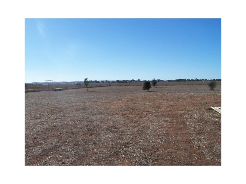 6 Lincoln Street, Deepdale WA 6532