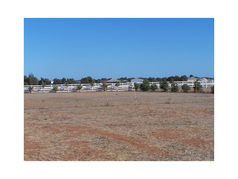 6 Lincoln Street, Deepdale WA 6532