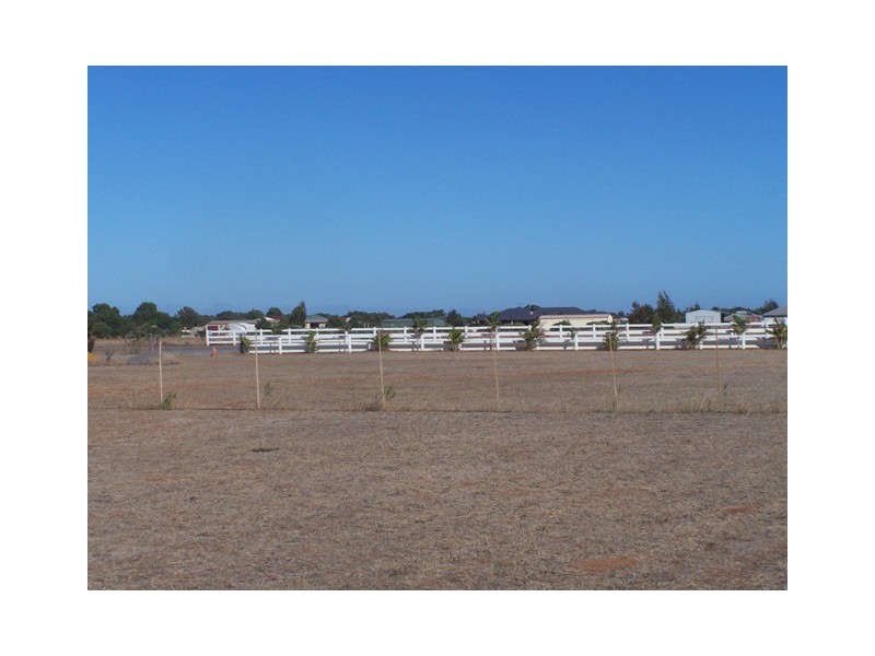 6 Lincoln Street, Deepdale WA 6532