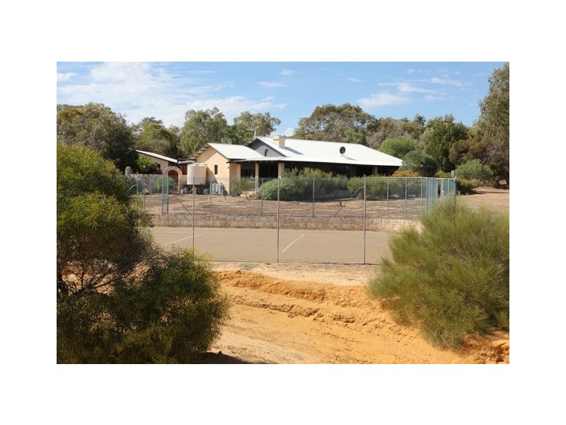 57 ARNOLD ROAD, Waggrakine WA 6530